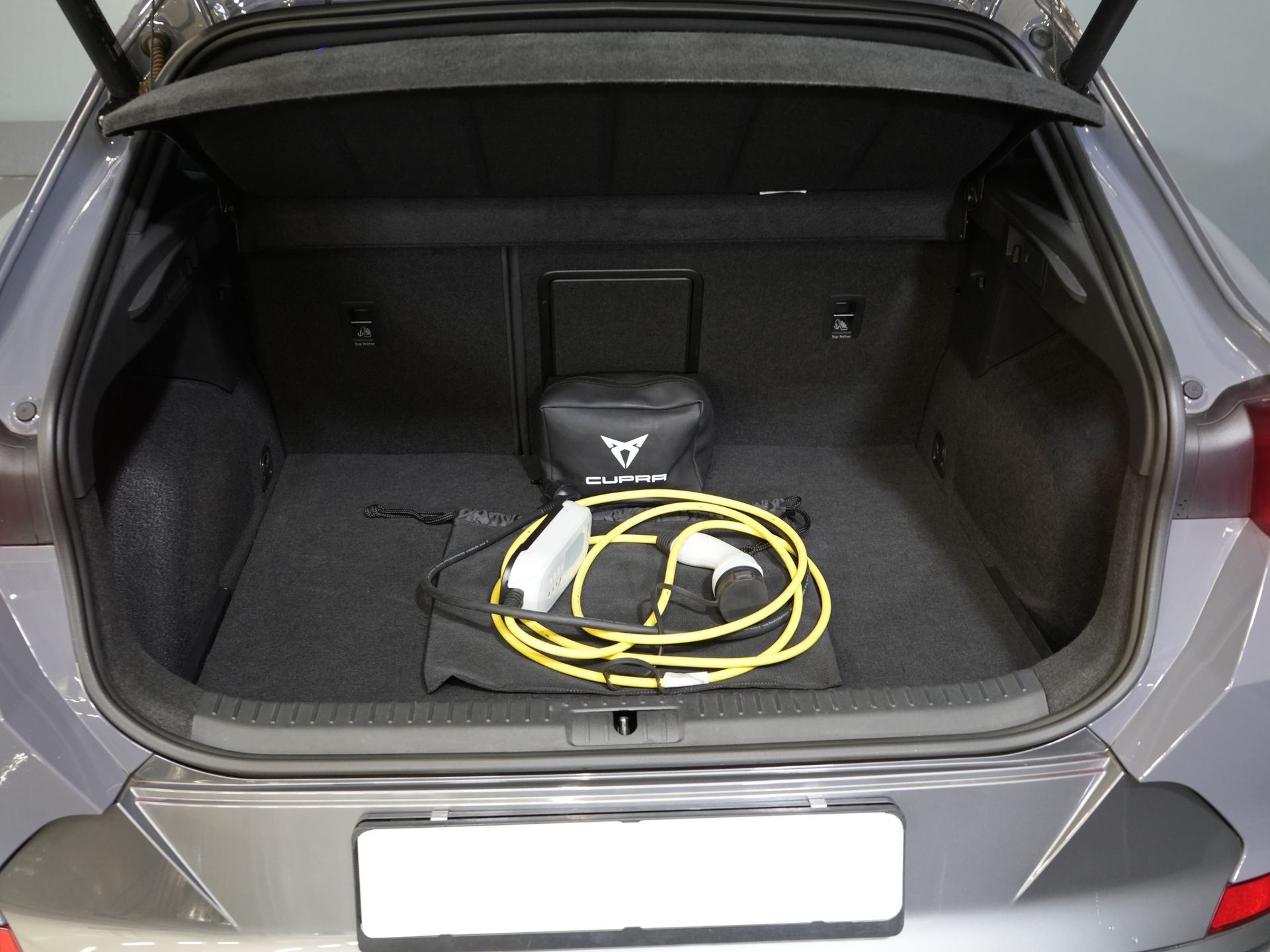 CUPRA Formentor SUV 1.4 e-Hybrid VZ 245 CV Copper LED Matrix/ Adapt.Cruise/ Elek. Klep/ Memory/ 19'' LMV/ Carplay