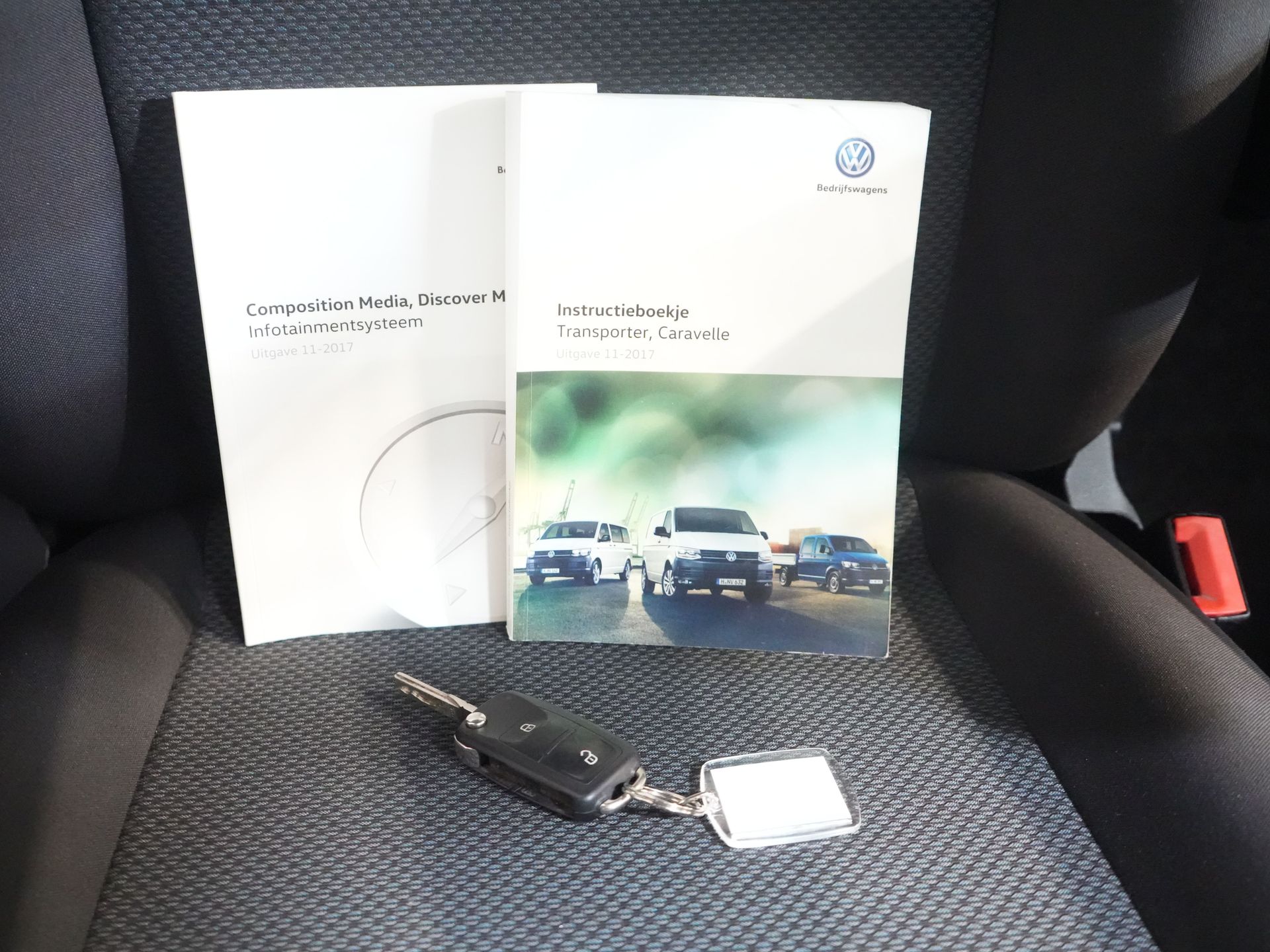 Volkswagen Transporter Furgone 2.0 TDI 150 cv DSG Aut. L2 BPM GRATIS! Carplay/ 2,5t Tow/ LMV/ Cruise/ Navi/ Barra di traino
