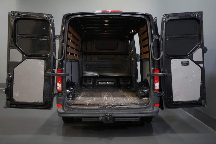 Volkswagen Crafter Van 35 2.0 TDI 140 CP DSG Aut. L3H2 EXPORT ONLY Navi/ Carplay/ PDC/ Cruise/ Towbar/ Airco