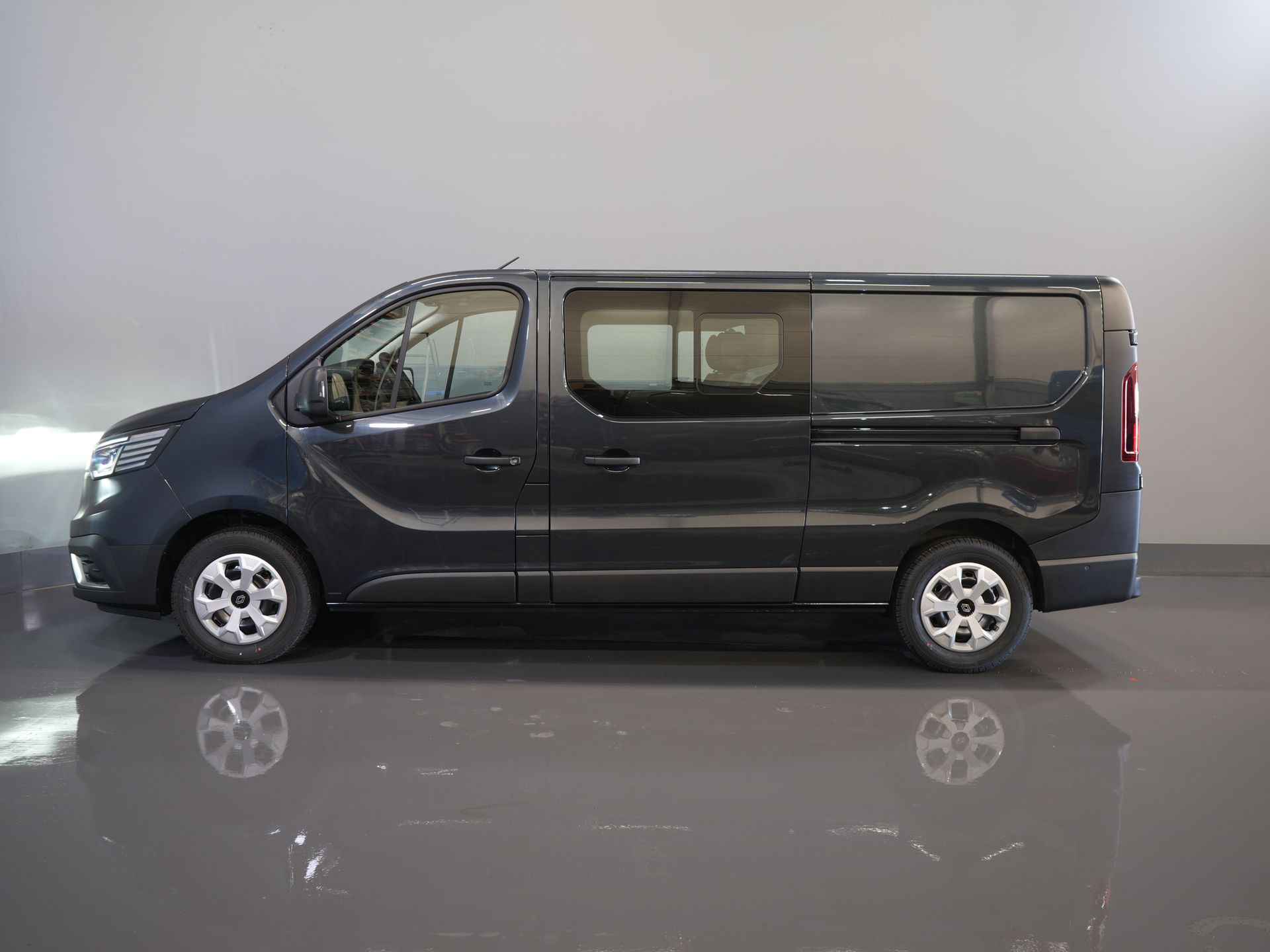 Renault Trafic Van 2.0 dCi 130 cv L2 BPM FREE! DC Doppia Cabina LED/ 2 porte scorrevoli/ Navi/ Carplay/ Telecamera/ PDC/ Crociera