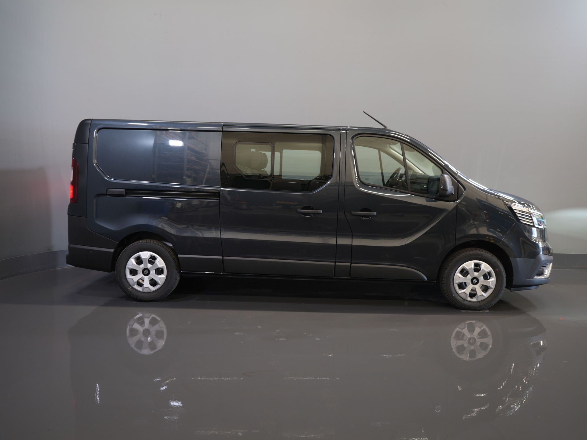 Renault Trafic Van 2.0 dCi 130 cv L2 BPM FREE! DC Doppia Cabina LED/ 2 porte scorrevoli/ Navi/ Carplay/ Telecamera/ PDC/ Crociera