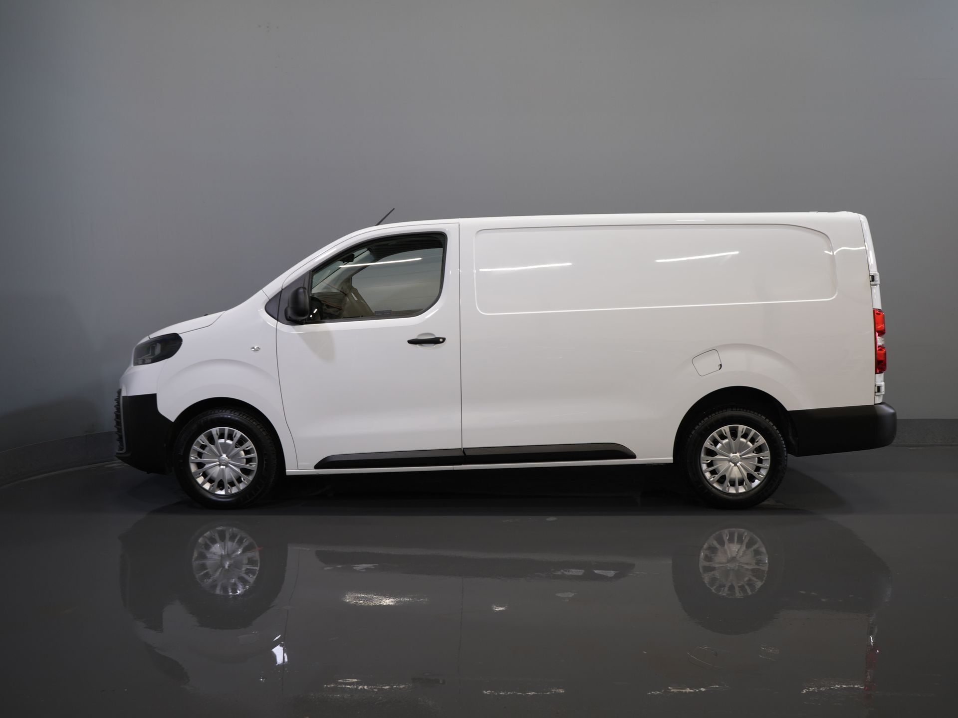 Toyota ProAce Worker Furgonetas 2.0 145 CV L3 2.5t Remolque M./ Cruise/ PDC/ DAB/ Airco