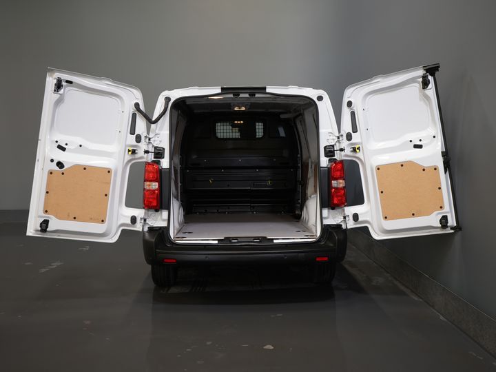 Toyota ProAce Worker Furgonetas 2.0 145 CV L3 2.5t Remolque M./ Cruise/ PDC/ DAB/ Airco