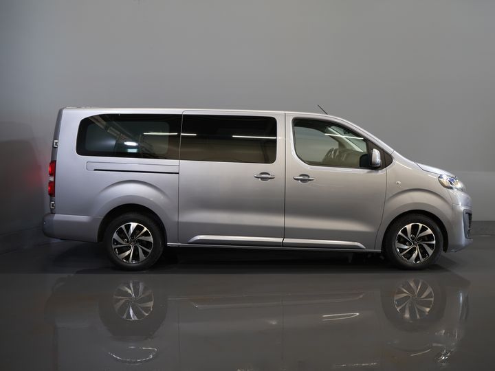 Citroën Jumpy Van 2.0 HDI 180 cv Aut DC Doppia Cabina Xenon/ Adapt.Cruise/ Riscaldatore a cavalletto/ 2x Porta scorrevole/ Carplay/ Keyless/ Clima/ Telecamera/ Navi/ 1