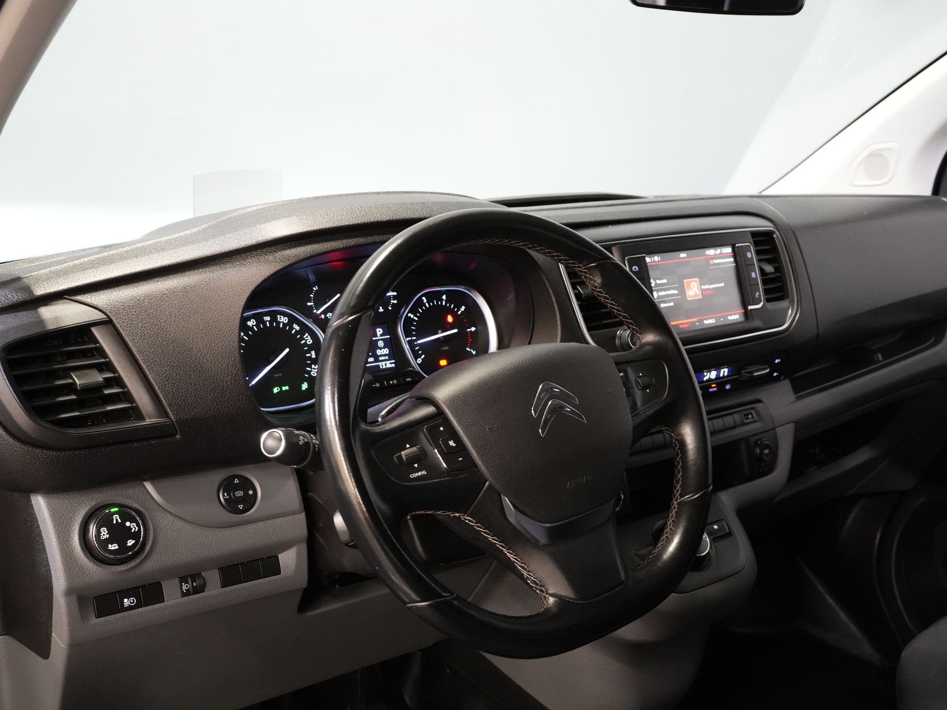 Citroën Jumpy Van 2.0 HDI 180 cv Aut DC Doppia Cabina Xenon/ Adapt.Cruise/ Riscaldatore a cavalletto/ 2x Porta scorrevole/ Carplay/ Keyless/ Clima/ Telecamera/ Navi/ 1