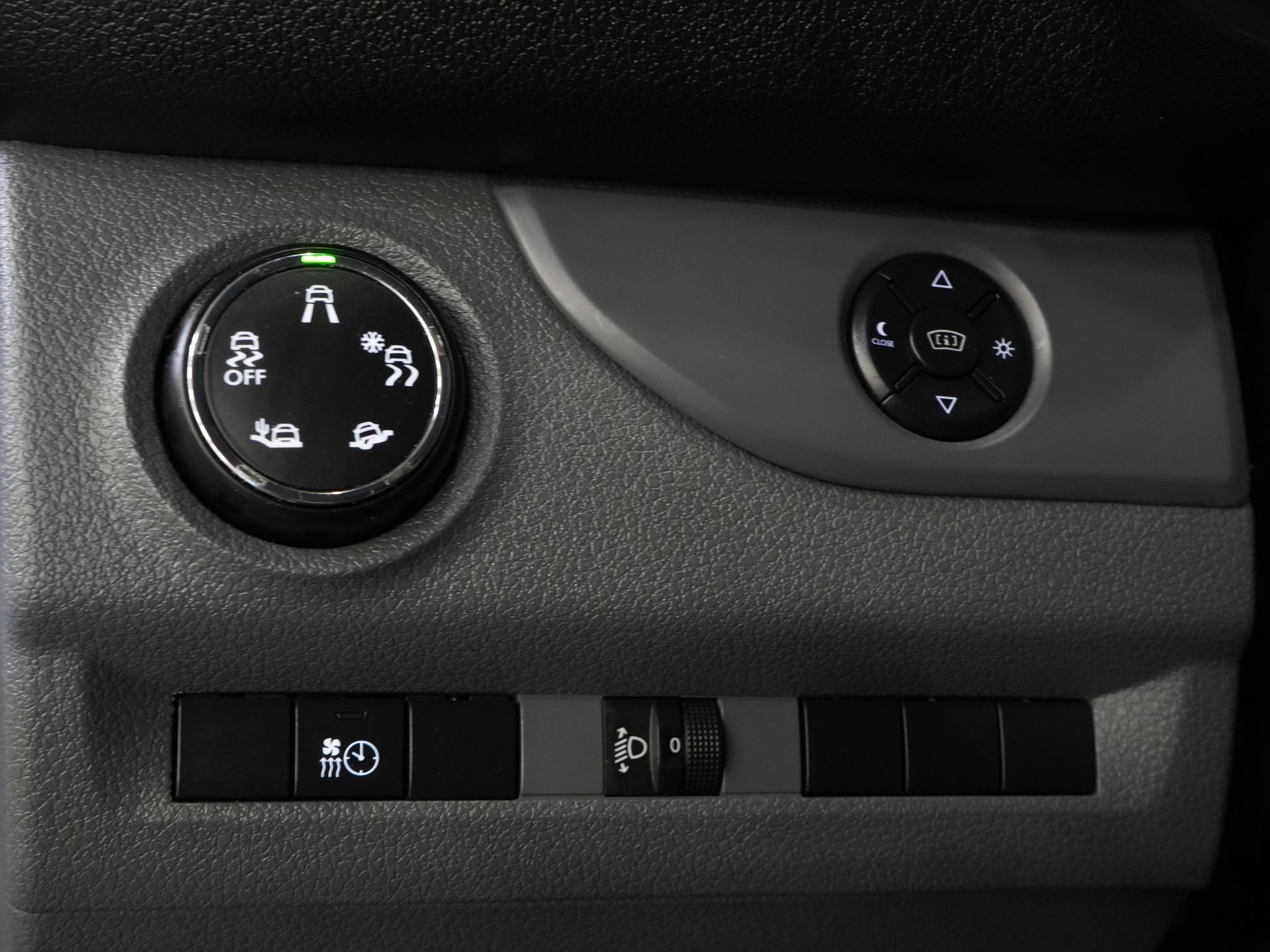 Citroën Jumpy Van 2.0 HDI 180 cv Aut DC Doppia Cabina Xenon/ Adapt.Cruise/ Riscaldatore a cavalletto/ 2x Porta scorrevole/ Carplay/ Keyless/ Clima/ Telecamera/ Navi/ 1