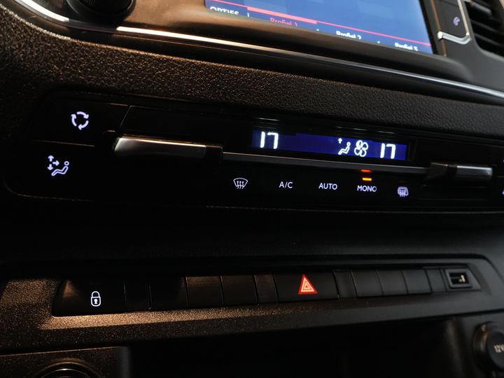 Citroën Jumpy Van 2.0 HDI 180 cv Aut DC Doppia Cabina Xenon/ Adapt.Cruise/ Riscaldatore a cavalletto/ 2x Porta scorrevole/ Carplay/ Keyless/ Clima/ Telecamera/ Navi/ 1
