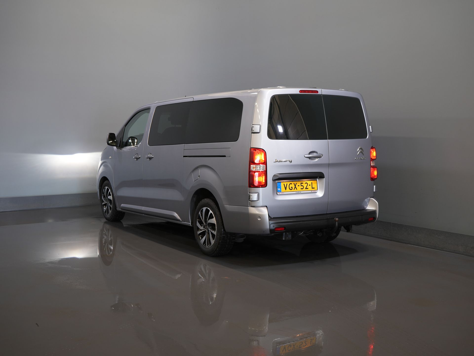 Citroën Jumpy Van 2.0 HDI 180 cv Aut DC Doppia Cabina Xenon/ Adapt.Cruise/ Riscaldatore a cavalletto/ 2x Porta scorrevole/ Carplay/ Keyless/ Clima/ Telecamera/ Navi/ 1