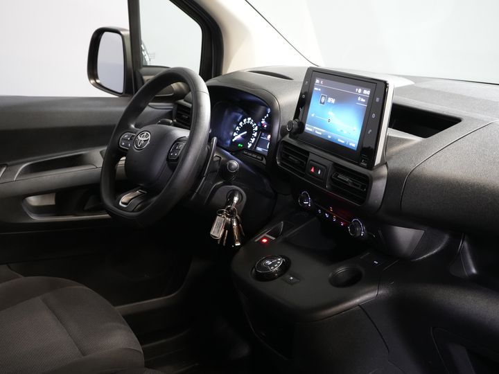 Toyota PROACE CITY Bestelbus 1.5 130 pk Aut. Carplay/ 3Pers./ Stoelverw./ Inrichting/ Camera/ Cruise/ Airco/ PDC/ Trekhaak