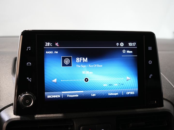 Toyota PROACE CITY Bestelbus 1.5 130 pk Aut. Carplay/ 3Pers./ Stoelverw./ Inrichting/ Camera/ Cruise/ Airco/ PDC/ Trekhaak