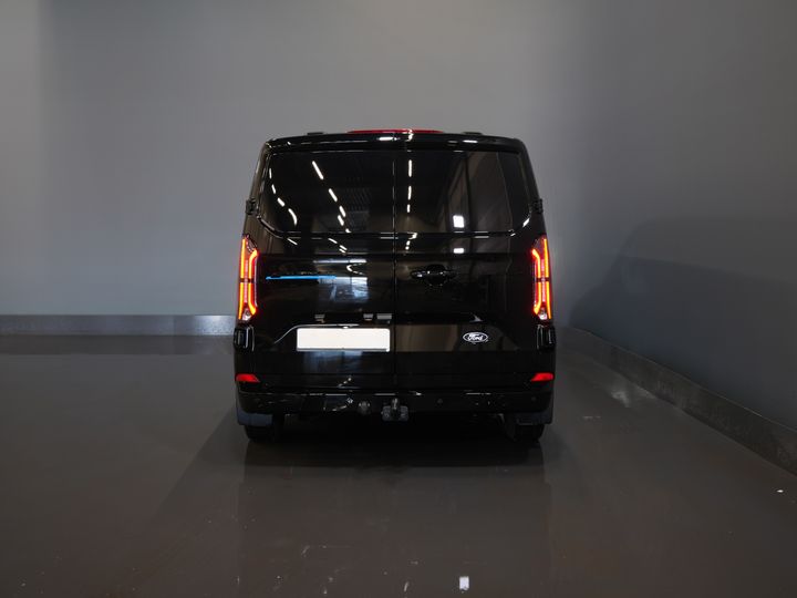 Ford E-Transit Custom Bestelbus 218 pk 330 km WLTP L2 Limited 2x Elek.Schuif/ 2.3t Trekverm./ Snellader/ B&O/ Adapt.Cruise/ Standkachel/ Carplay/ 360 Camera/ Tr