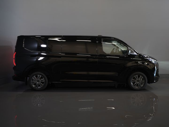 Ford E-Transit Custom Bestelbus 218 pk 330 km WLTP L2 Limited 2x Elek.Schuif/ 2.3t Trekverm./ Snellader/ B&O/ Adapt.Cruise/ Standkachel/ Carplay/ 360 Camera/ Tr