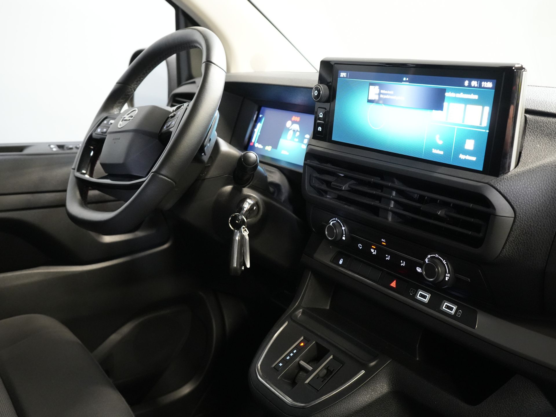 Opel Vivaro Van 2.0 CDTI 180 hp Aut DC Double Cab BPM FREE! 2xSliding door/ Adapt. Cruise/ Steering wheel/ Carplay/ LMV/ PDC/ Camera/ Detached towbar
