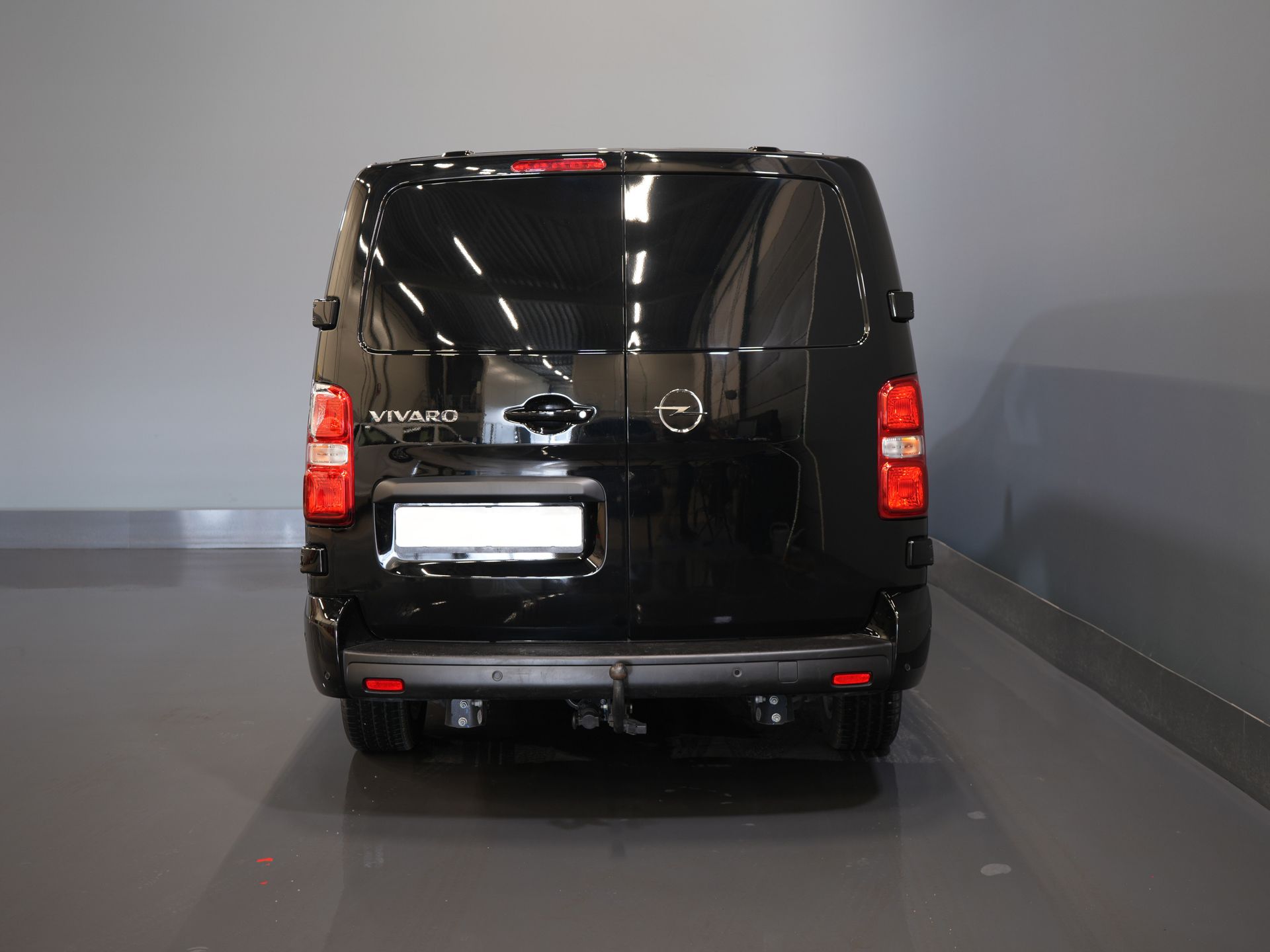 Opel Vivaro Van 2.0 CDTI 180 hp Aut DC Double Cab BPM FREE! 2xSliding door/ Adapt. Cruise/ Steering wheel/ Carplay/ LMV/ PDC/ Camera/ Detached towbar