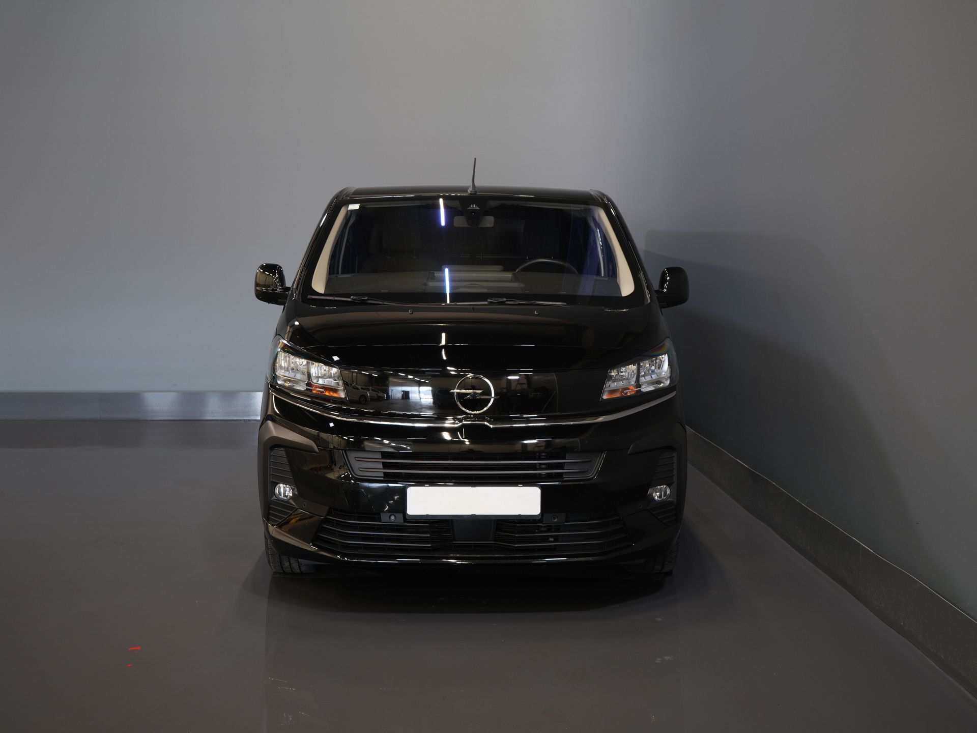 Opel Vivaro Van 2.0 CDTI 180 hp Aut DC Double Cab BPM FREE! 2xSliding door/ Adapt. Cruise/ Steering wheel/ Carplay/ LMV/ PDC/ Camera/ Detached towbar