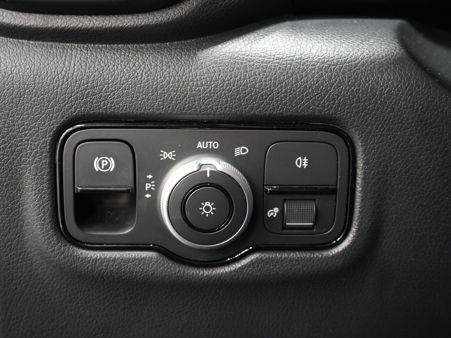 Mercedes-Benz Vito Van 116 CDI Aut. L2 BPM FREE! LED/ Carplay/ 270Gr. Doors/ Seat heating/ Navigation/ Camera/ Cruise control/ PDC/ Tow bar