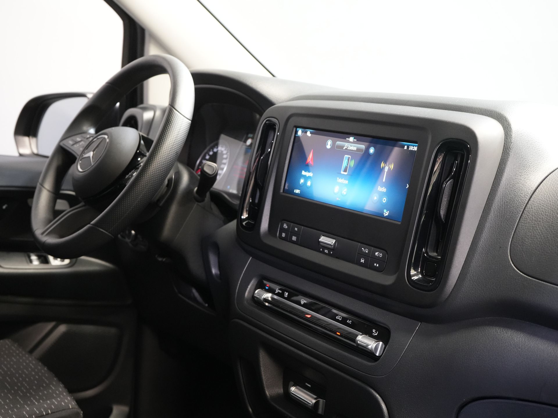 Mercedes-Benz Vito Van 116 CDI Aut. L2 BPM FREE! LED/ Carplay/ 270Gr. Doors/ Seat heating/ Navigation/ Camera/ Cruise control/ PDC/ Tow bar