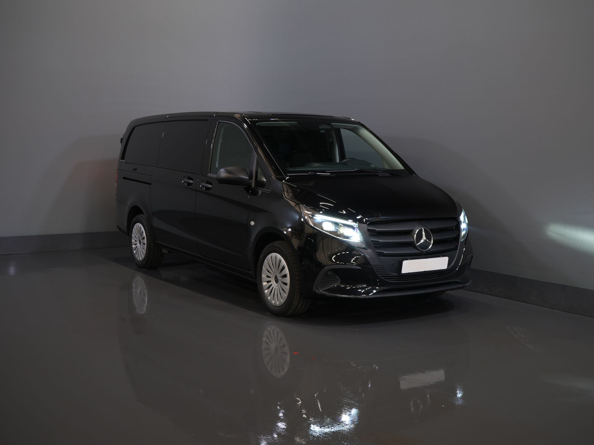 Mercedes-Benz Vito Van 116 CDI Aut. L2 BPM FREE! LED/ Carplay/ 270Gr. Doors/ Seat heating/ Navigation/ Camera/ Cruise control/ PDC/ Tow bar