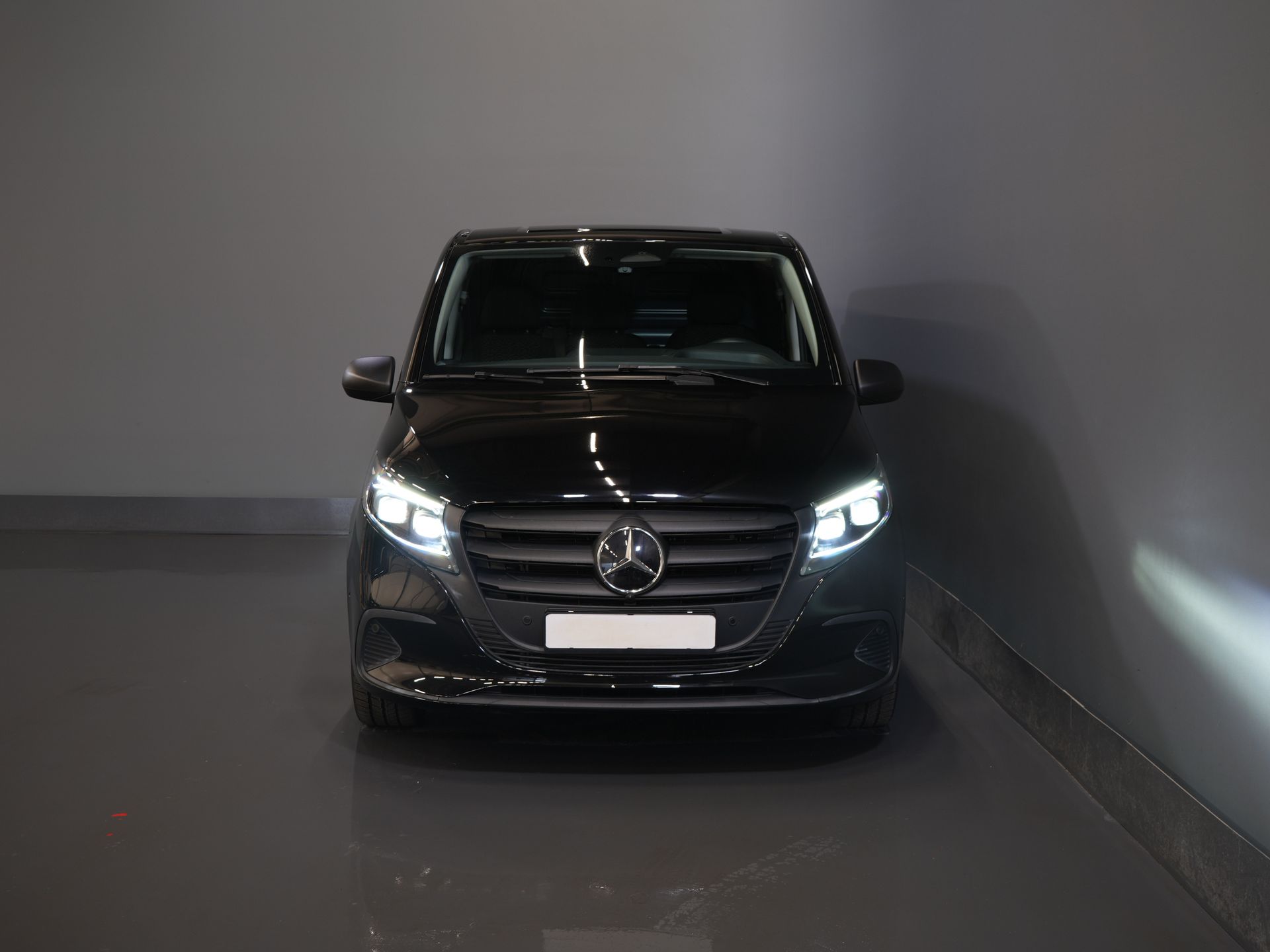 Mercedes-Benz Vito Van 116 CDI Aut. L2 BPM FREE! LED/ Carplay/ 270Gr. Doors/ Seat heating/ Navigation/ Camera/ Cruise control/ PDC/ Tow bar