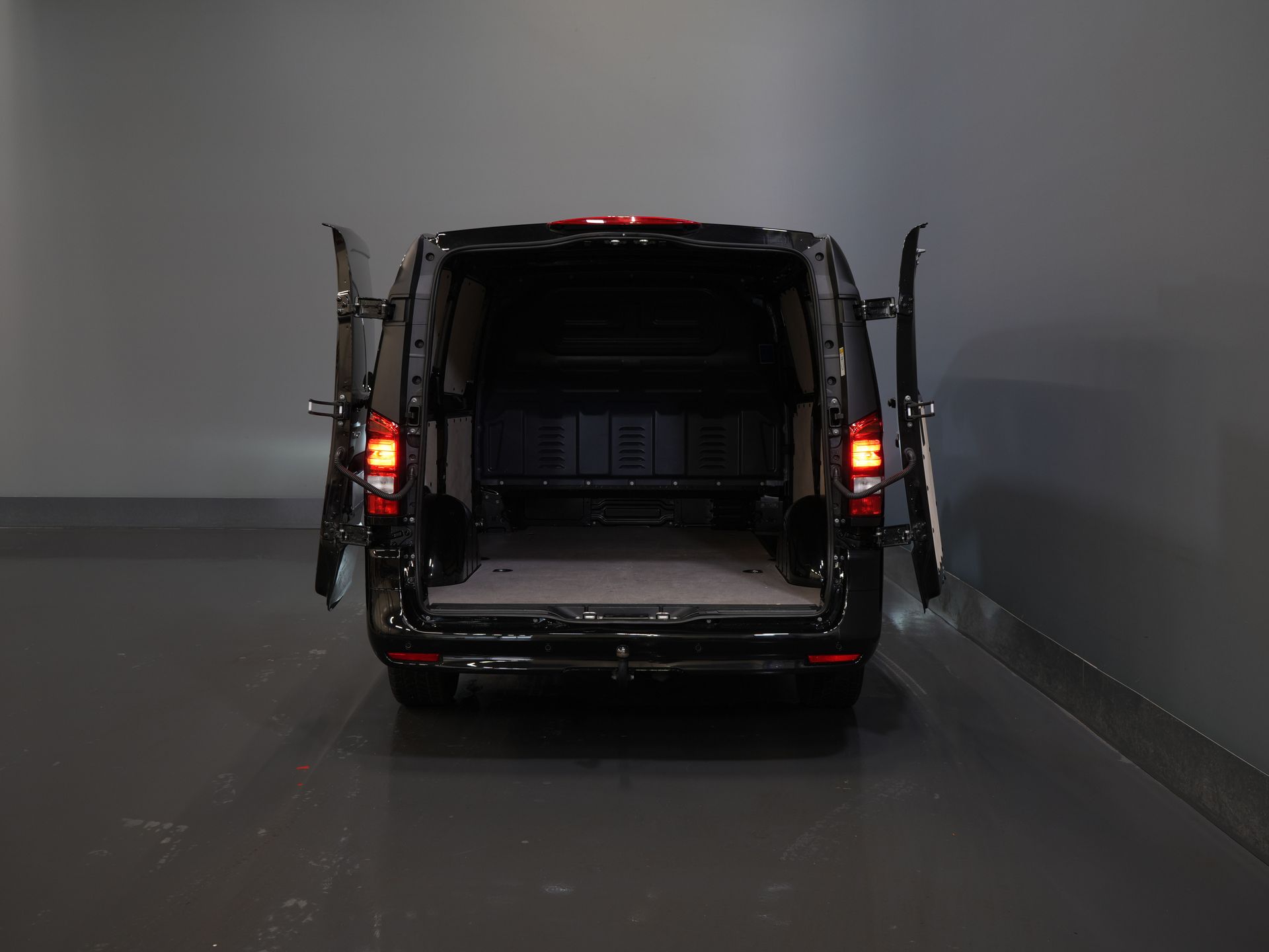 Mercedes-Benz Vito Van 116 CDI Aut. L2 BPM FREE! LED/ Carplay/ 270Gr. Doors/ Seat heating/ Navigation/ Camera/ Cruise control/ PDC/ Tow bar