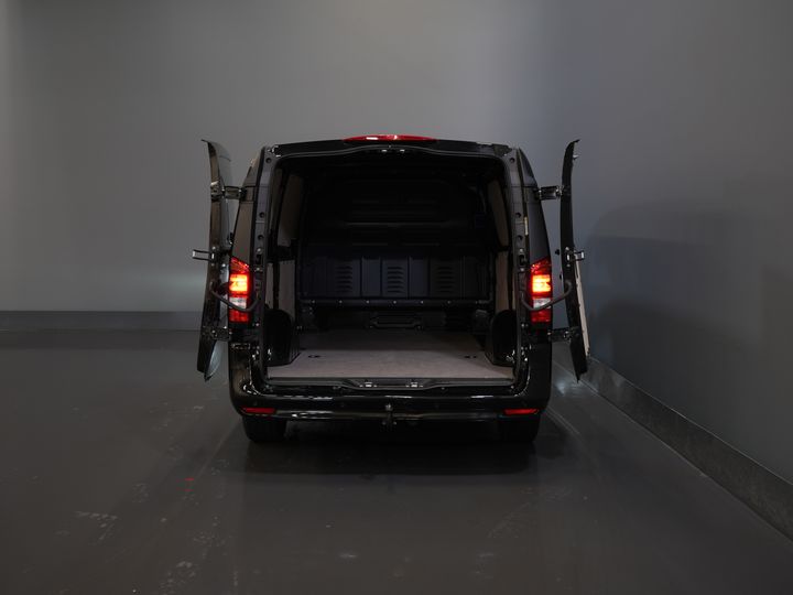 Mercedes-Benz Vito Van 116 CDI Aut. L2 BPM FREE! LED/ Carplay/ 270Gr. Doors/ Seat heating/ Navigation/ Camera/ Cruise control/ PDC/ Tow bar