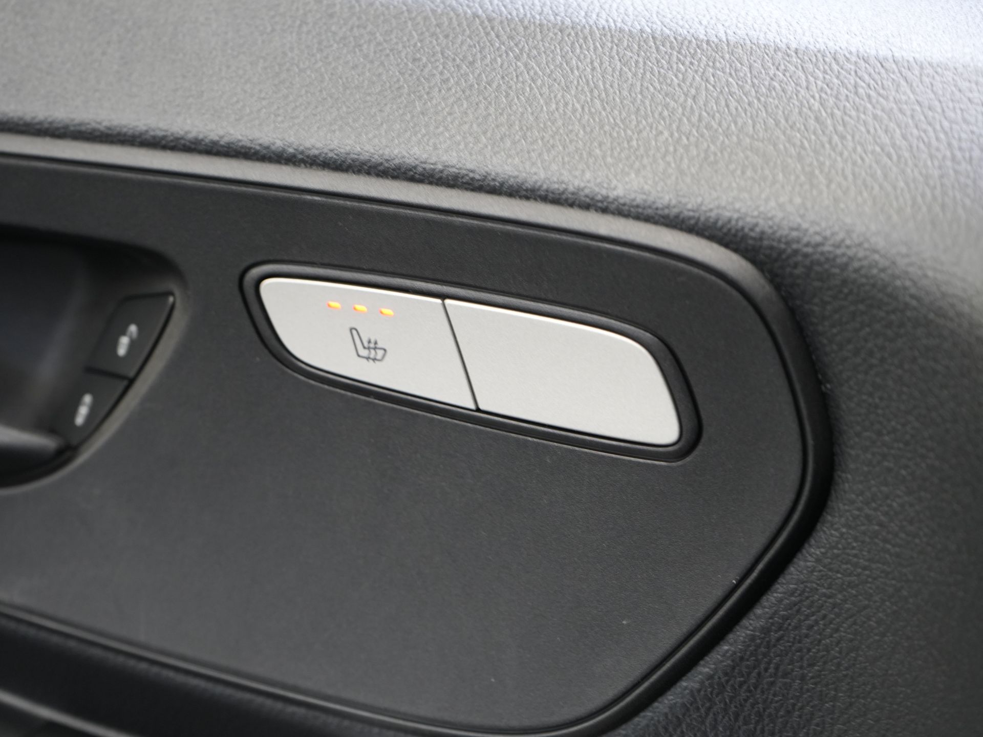 Mercedes-Benz Vito Van 116 CDI Aut. L2 BPM FREE! LED/ Carplay/ 270Gr. Doors/ Seat heating/ Navigation/ Camera/ Cruise control/ PDC/ Tow bar