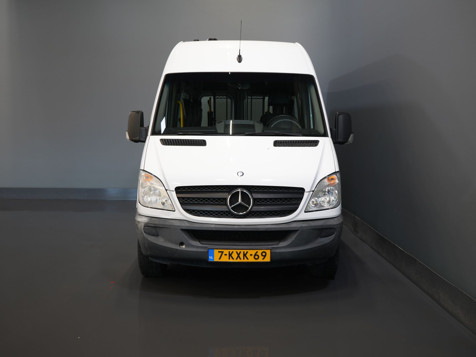Mercedes-Benz Sprinter Bus osobowy 313 2.2 CDI Aut. L2H2 10 768 € z VAT Bez podatku BPM! TYLKO EKSPORT Kombi/ 9 miejsc/ Kombi/ 9P/ Klimatyzacja/ Podnośnik dla wózków inwalidzkich/ Elektryczne drzwi