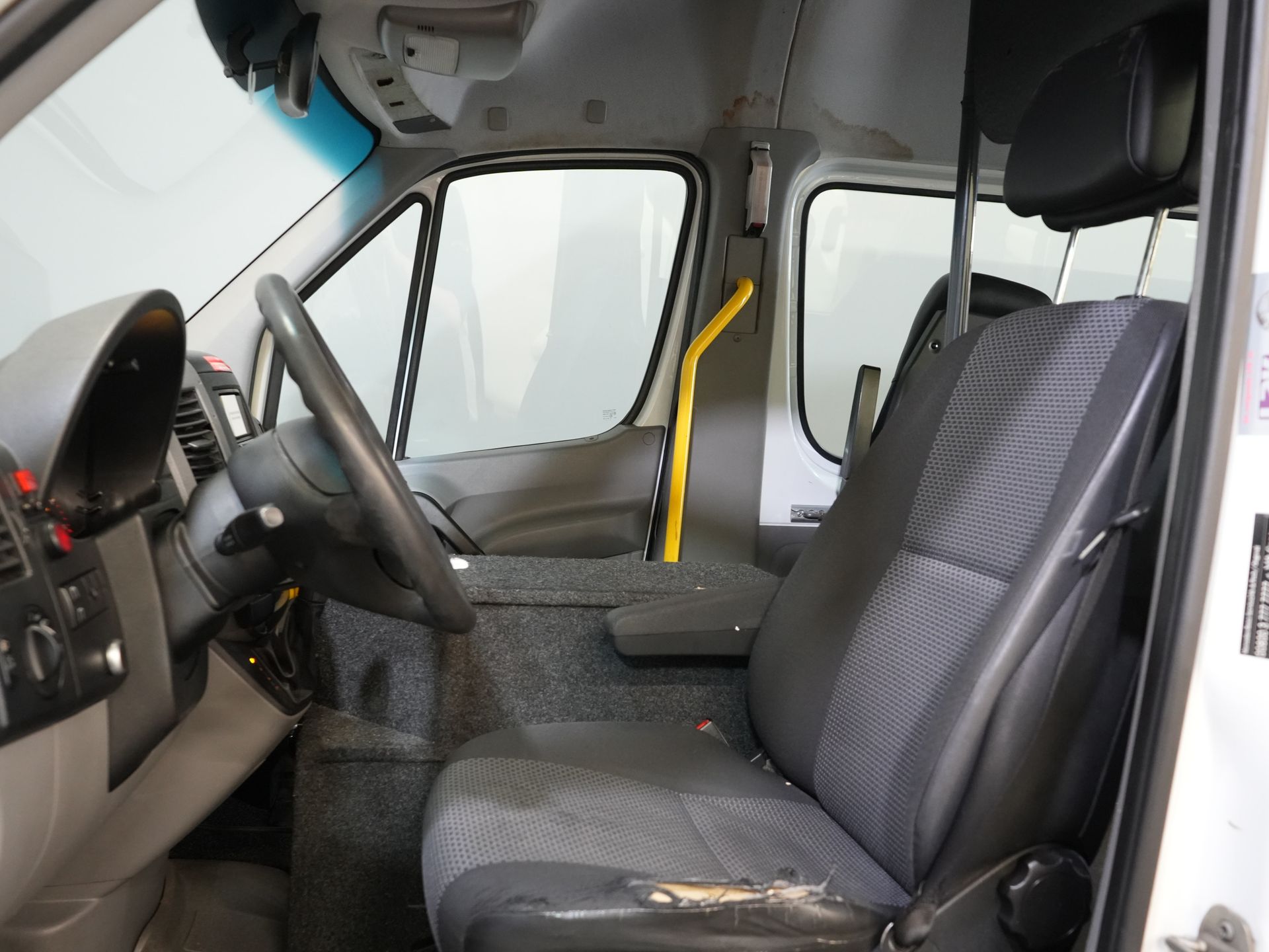 Mercedes-Benz Sprinter Bus osobowy 313 2.2 CDI Aut. L2H2 10 768 € z VAT Bez podatku BPM! TYLKO EKSPORT Kombi/ 9 miejsc/ Kombi/ 9P/ Klimatyzacja/ Podnośnik dla wózków inwalidzkich/ Elektryczne drzwi