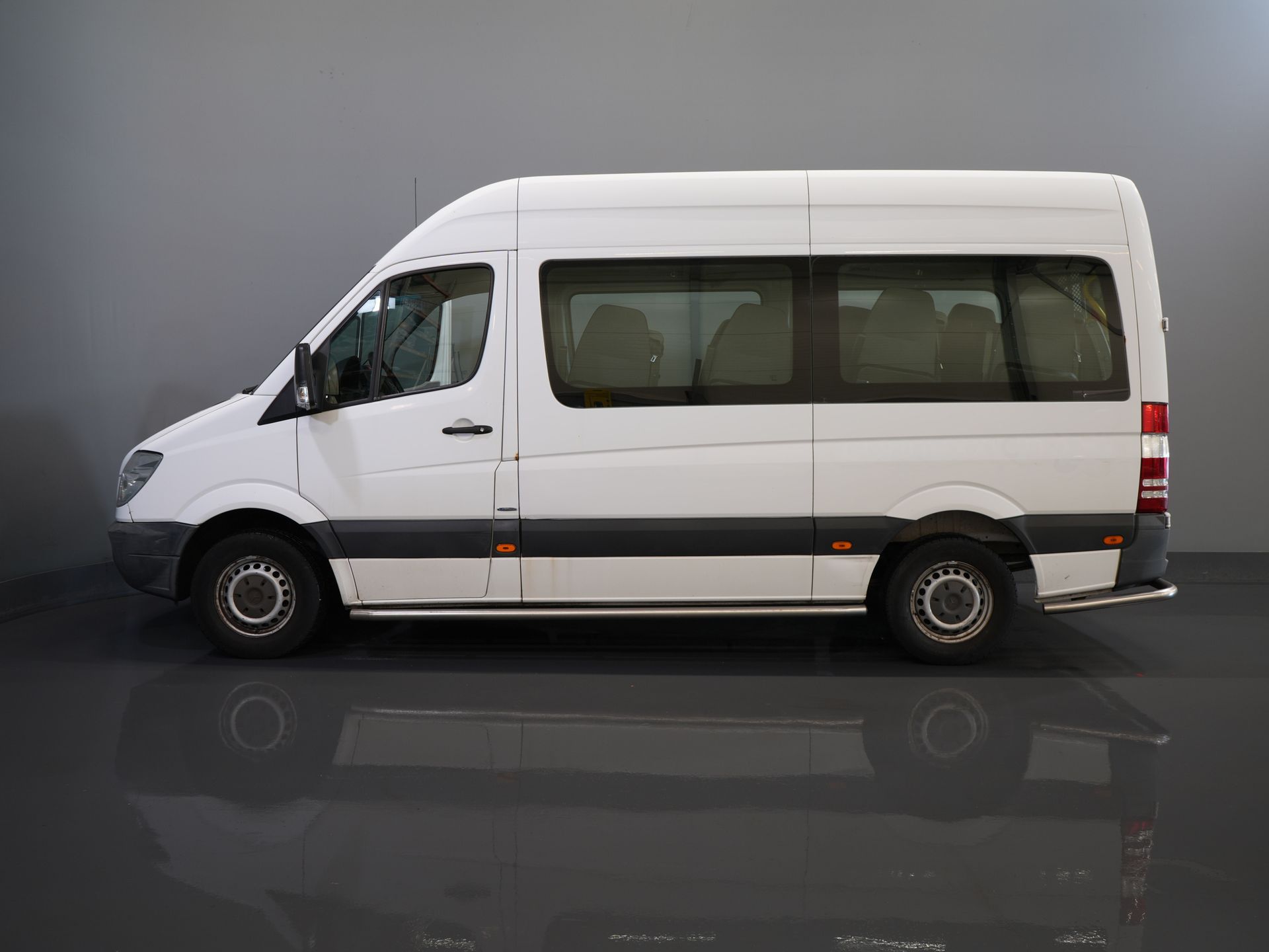Mercedes-Benz Sprinter Bus osobowy 313 2.2 CDI Aut. L2H2 10 768 € z VAT Bez podatku BPM! TYLKO EKSPORT Kombi/ 9 miejsc/ Kombi/ 9P/ Klimatyzacja/ Podnośnik dla wózków inwalidzkich/ Elektryczne drzwi