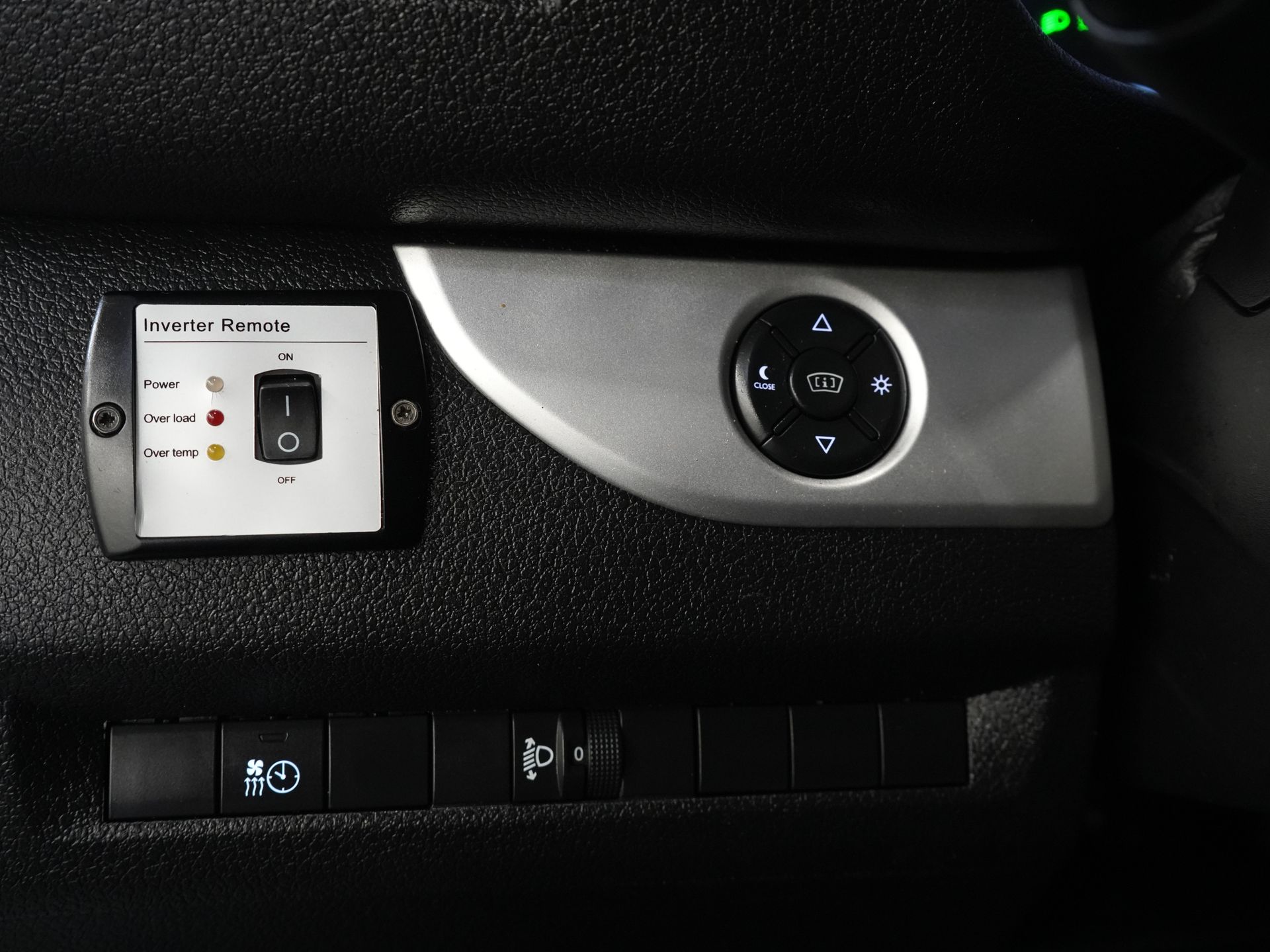 Toyota ProAce Worker Van 2.0 D-4D Aut. L2 Adapt.Cruise/ Head-Up/ Standheizung/ Carplay/ 2x Schiebetür/ Sitzverw./ Keyless/ Klima/ Navi/ Kamera/ PDC/ 17