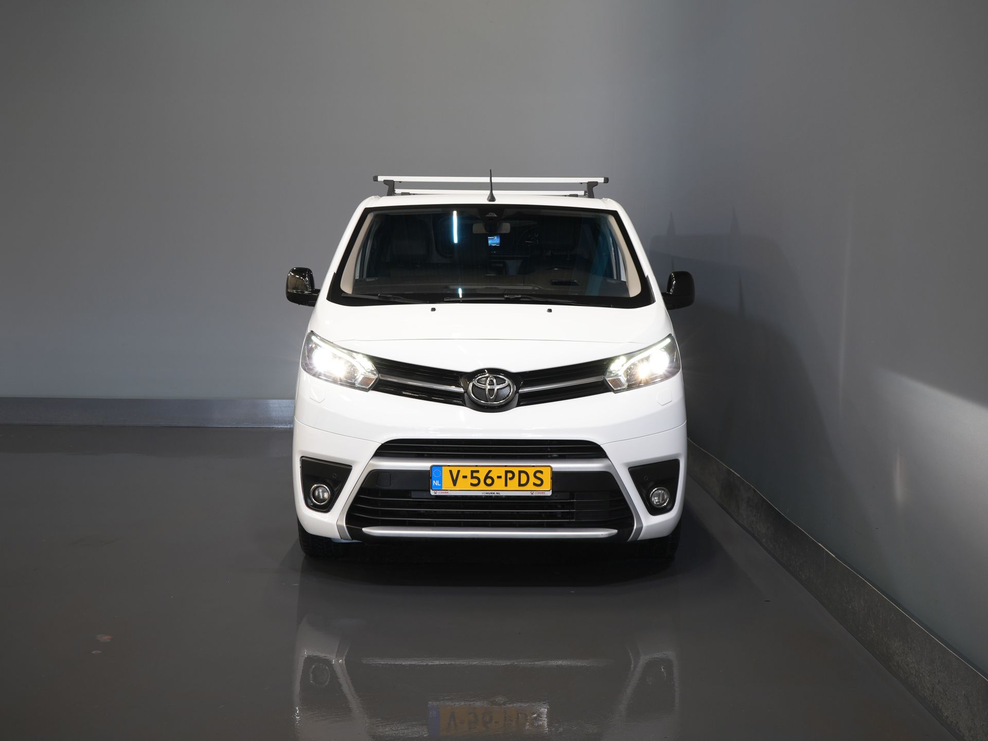 Toyota ProAce Worker Van 2.0 D-4D Aut. L2 Adapt.Cruise/ Head-Up/ Standheizung/ Carplay/ 2x Schiebetür/ Sitzverw./ Keyless/ Klima/ Navi/ Kamera/ PDC/ 17