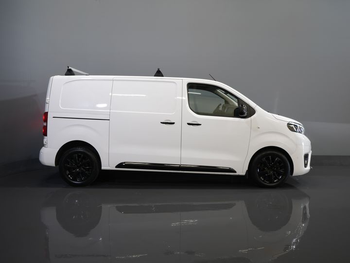 Toyota ProAce Worker Van 2.0 D-4D Aut. L2 Adapt.Cruise/ Head-Up/ Standheizung/ Carplay/ 2x Schiebetür/ Sitzverw./ Keyless/ Klima/ Navi/ Kamera/ PDC/ 17