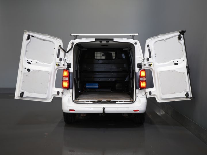 Toyota ProAce Worker Van 2.0 D-4D Aut. L2 Adapt.Cruise/ Head-Up/ Standheizung/ Carplay/ 2x Schiebetür/ Sitzverw./ Keyless/ Klima/ Navi/ Kamera/ PDC/ 17