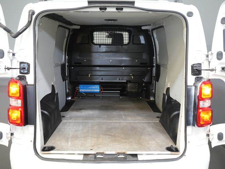 Toyota ProAce Worker Van 2.0 D-4D Aut. L2 Adapt.Cruise/ Head-Up/ Standheizung/ Carplay/ 2x Schiebetür/ Sitzverw./ Keyless/ Klima/ Navi/ Kamera/ PDC/ 17