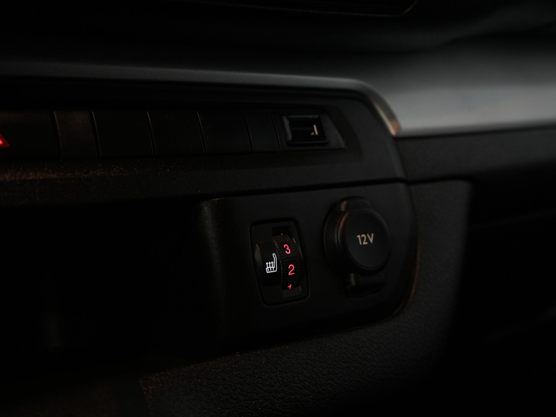 Toyota ProAce Worker Van 2.0 D-4D Aut. L2 Adapt.Cruise/ Head-Up/ Standheizung/ Carplay/ 2x Schiebetür/ Sitzverw./ Keyless/ Klima/ Navi/ Kamera/ PDC/ 17