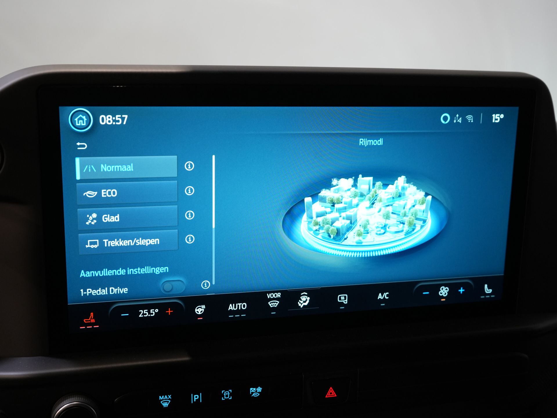 Ford E-Transit Custom Fourgon 320 Trend 65 kWh 330 km WLTP LED/ Chargeur rapide/ 2,3 t de capacité de remorquage/ Direction assistée/ Sièges chauffants/ Carplay/ Climatisation/ Caméra/ PDC/ Régulateur de vitesse