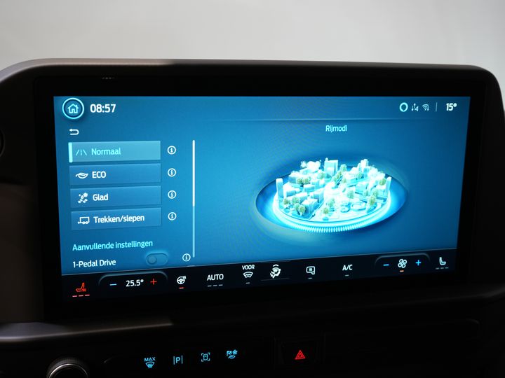 Ford E-Transit Custom Fourgon 320 Trend 65 kWh 330 km WLTP LED/ Chargeur rapide/ 2,3 t de capacité de remorquage/ Direction assistée/ Sièges chauffants/ Carplay/ Climatisation/ Caméra/ PDC/ Régulateur de vitesse