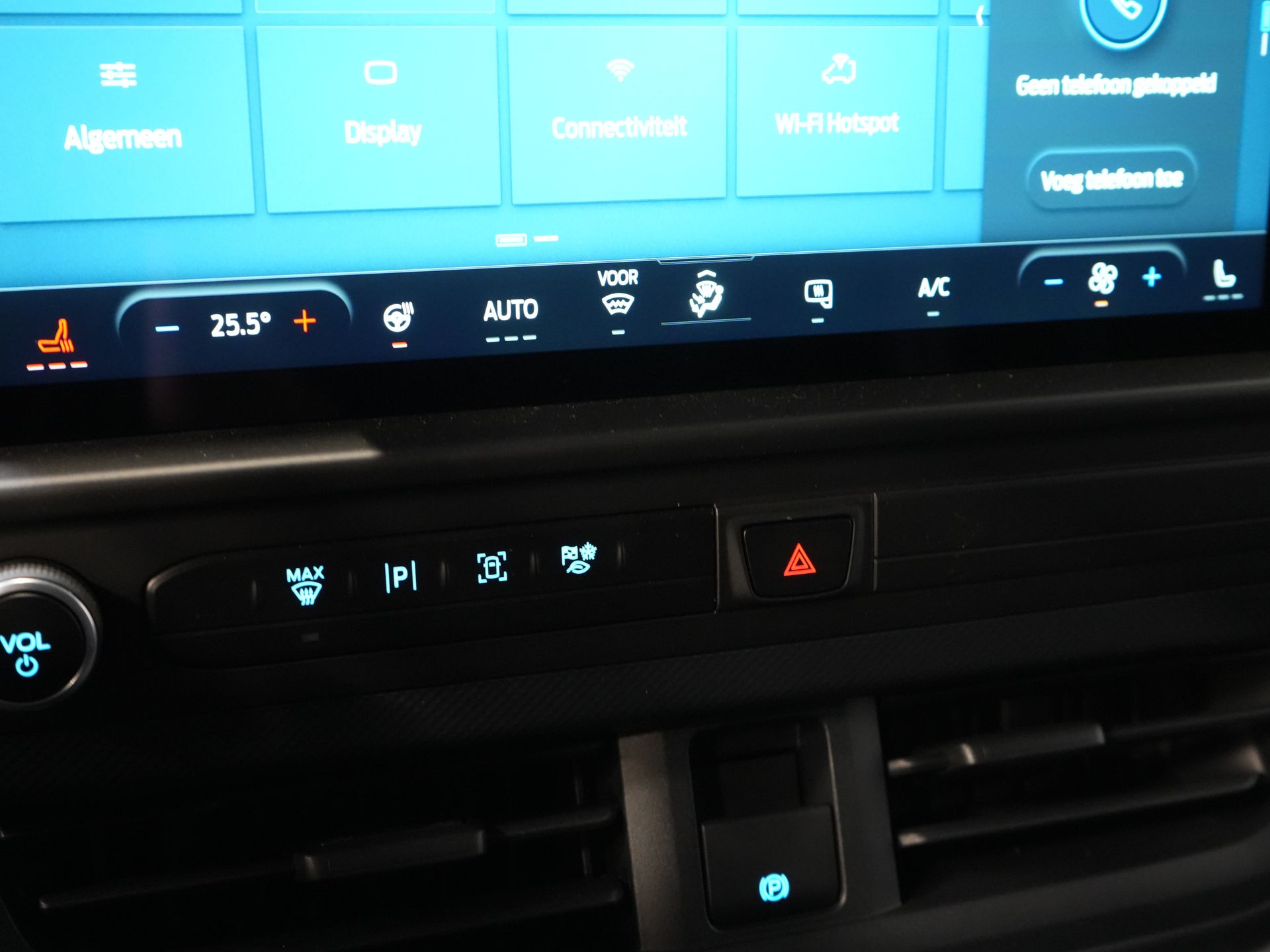 Ford E-Transit Custom Fourgon 320 Trend 65 kWh 330 km WLTP LED/ Chargeur rapide/ 2,3 t de capacité de remorquage/ Direction assistée/ Sièges chauffants/ Carplay/ Climatisation/ Caméra/ PDC/ Régulateur de vitesse