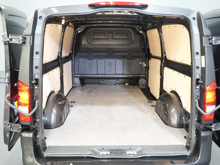 Mercedes-Benz Vito Bestelbus 116 CDI Aut. L3 LED/ Carplay/ 270Gr.Deuren./ Stoelverw/ Camera/ PDC V+A/ Trekhaak/ Navi/ Cruise