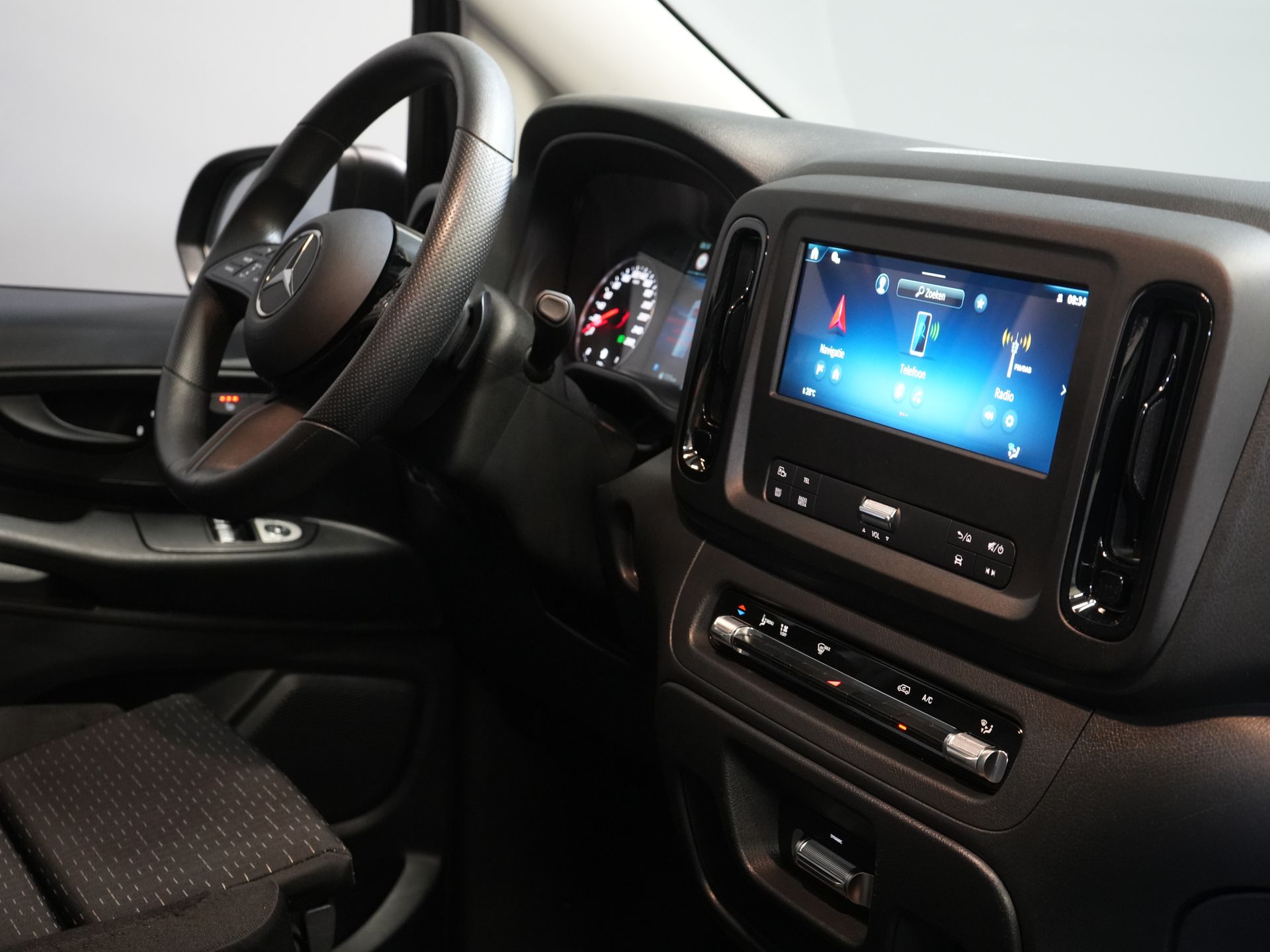 Mercedes-Benz Vito Bestelbus 116 CDI Aut. L3 LED/ Carplay/ 270Gr.Deuren./ Stoelverw/ Camera/ PDC V+A/ Trekhaak/ Navi/ Cruise