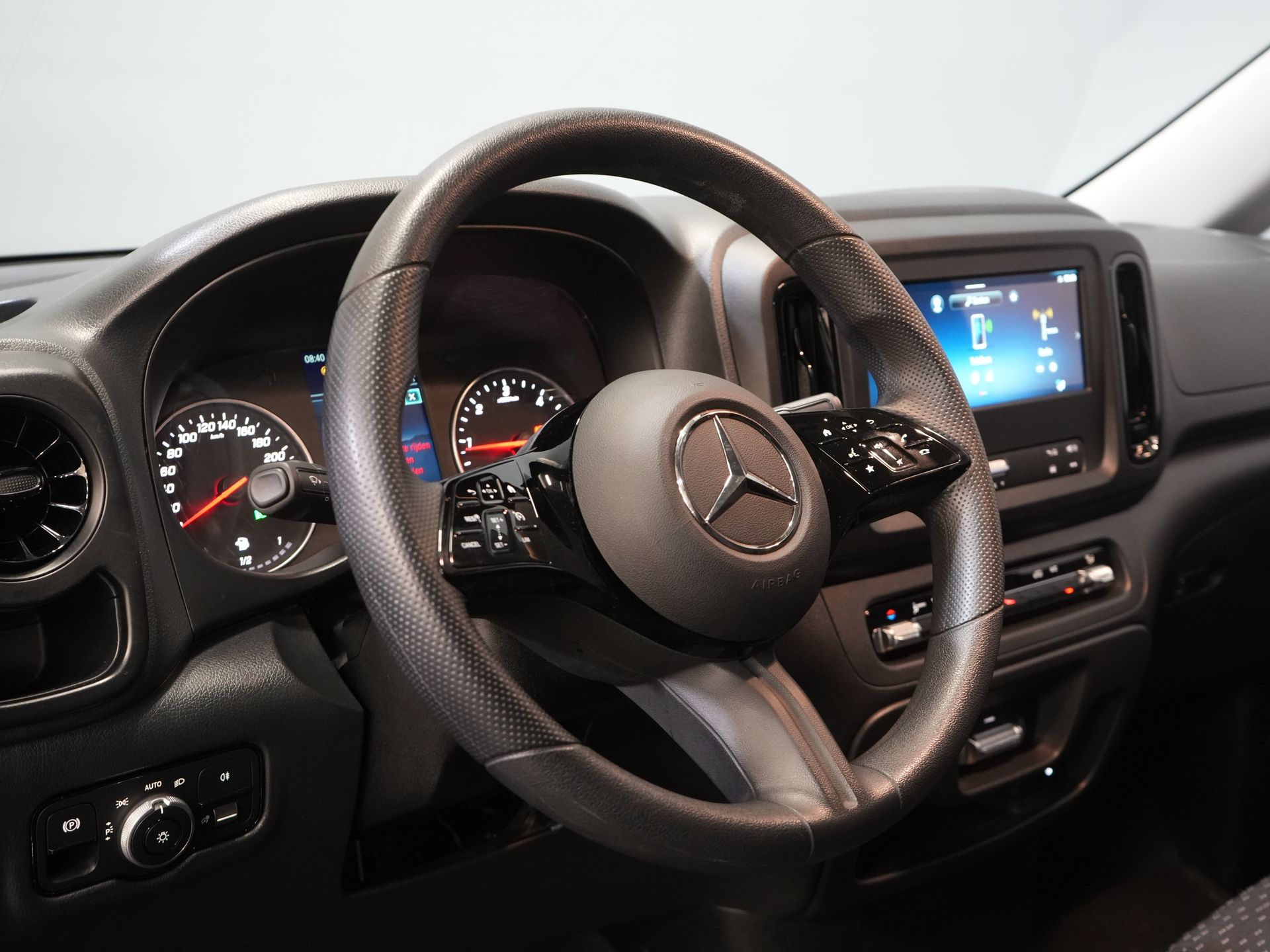 Mercedes-Benz Vito Bestelbus 116 CDI Aut. L3 LED/ Carplay/ 270Gr.Deuren./ Stoelverw/ Camera/ PDC V+A/ Trekhaak/ Navi/ Cruise