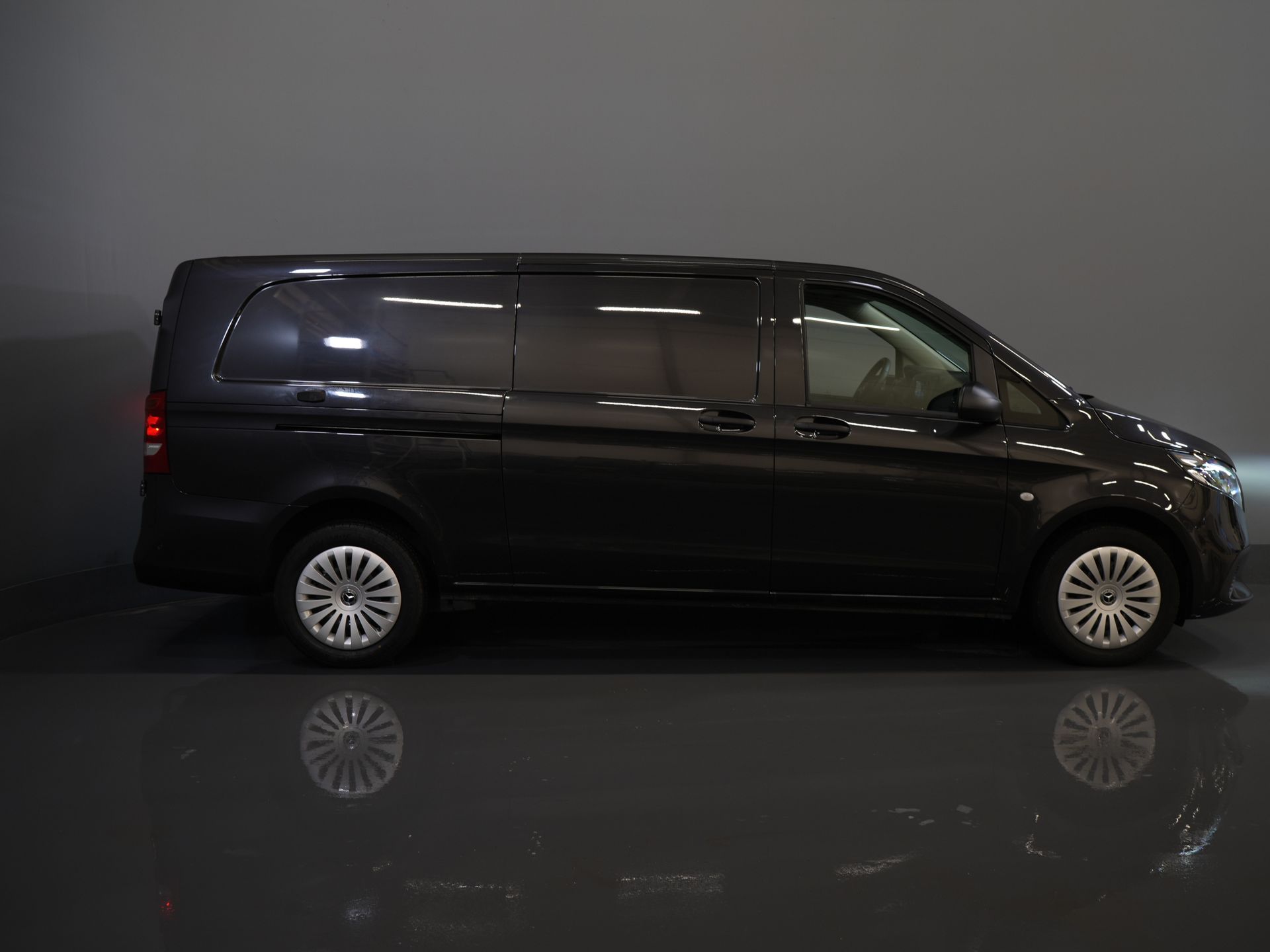 Mercedes-Benz Vito Bestelbus 116 CDI Aut. L3 LED/ Carplay/ 270Gr.Deuren./ Stoelverw/ Camera/ PDC V+A/ Trekhaak/ Navi/ Cruise