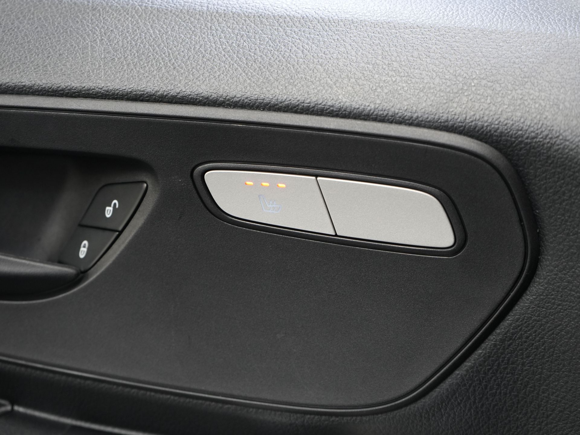 Mercedes-Benz Vito Bestelbus 116 CDI Aut. L3 LED/ Carplay/ 270Gr.Deuren./ Stoelverw/ Camera/ PDC V+A/ Trekhaak/ Navi/ Cruise