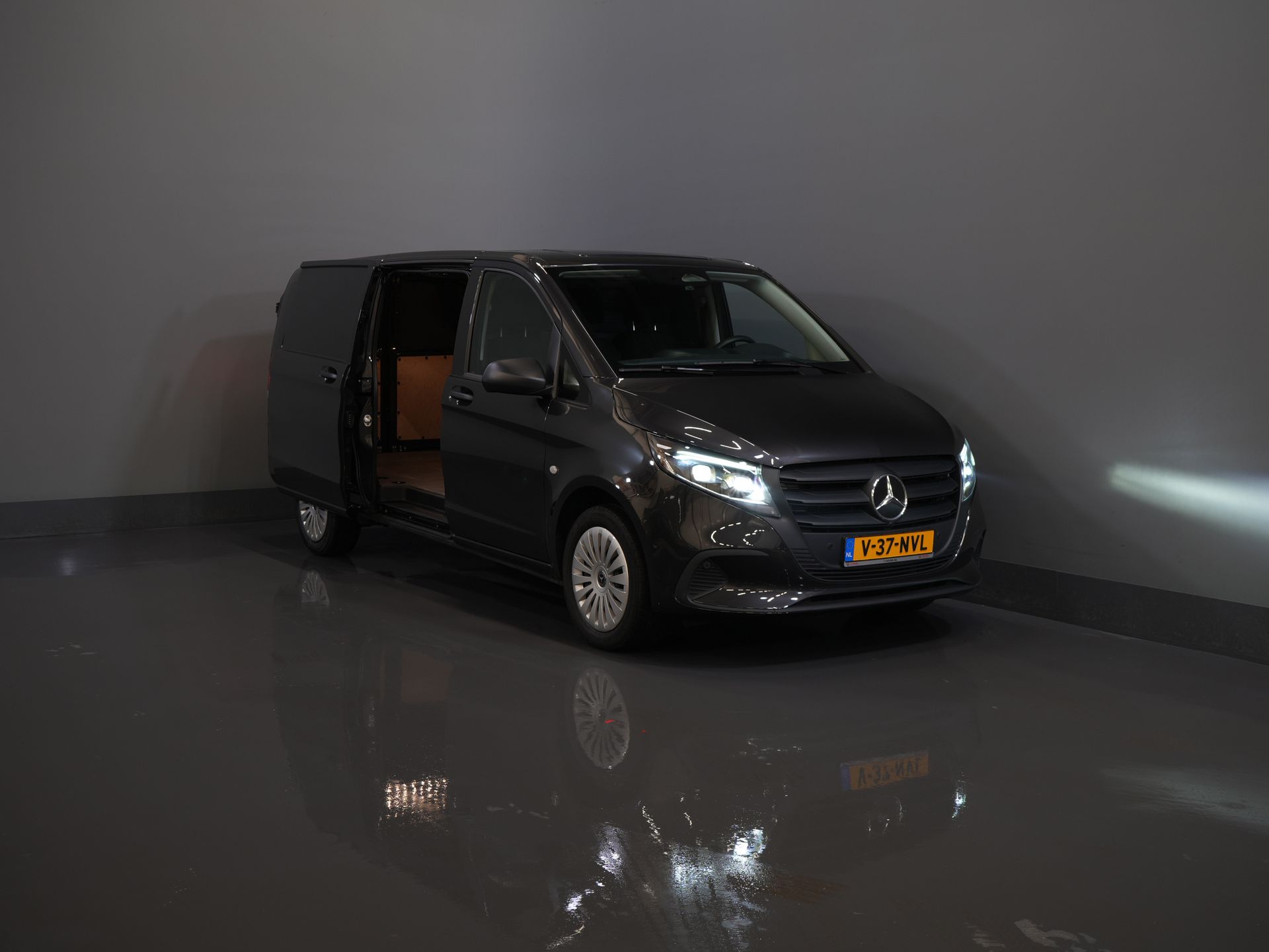 Mercedes-Benz Vito Bestelbus 116 CDI Aut. L3 LED/ Carplay/ 270Gr.Deuren./ Stoelverw/ Camera/ PDC V+A/ Trekhaak/ Navi/ Cruise