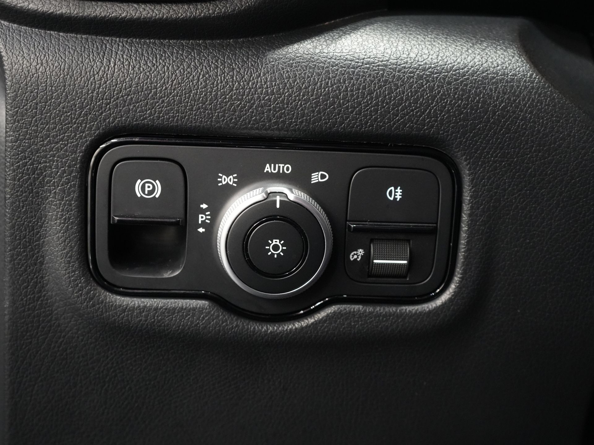 Mercedes-Benz Vito Bestelbus 116 CDI Aut. L3 LED/ Carplay/ 270Gr.Deuren./ Stoelverw/ Camera/ PDC V+A/ Trekhaak/ Navi/ Cruise