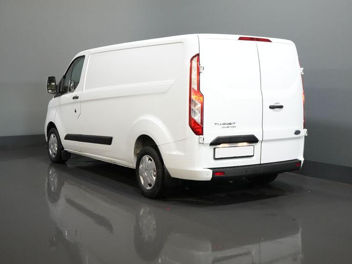 Ford Transit Custom Van 2.0 TDCI 130 hp L2 2.8t Towingverm./ Windshield verw./ Cruise/ PDC V+A/ DAB