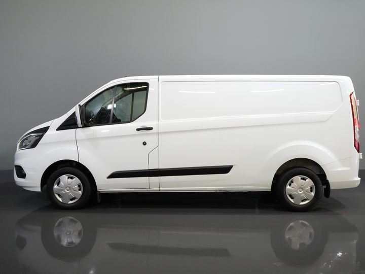 Ford Transit Custom Van 2.0 TDCI 130 hp L2 2.8t Towingverm./ Windshield verw./ Cruise/ PDC V+A/ DAB