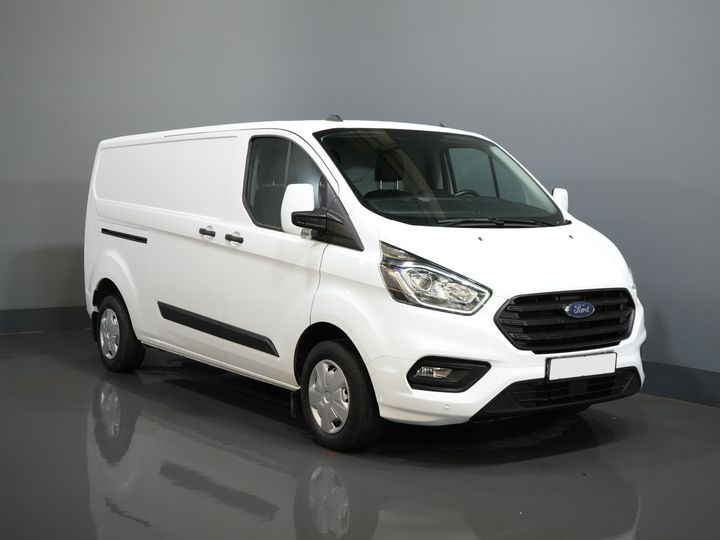 Ford Transit Custom Van 2.0 TDCI 130 hp L2 2.8t Towingverm./ Windshield verw./ Cruise/ PDC V+A/ DAB