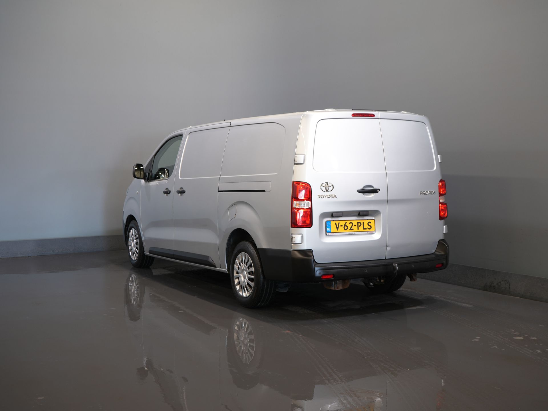 Toyota ProAce Worker Bestelbus 2.0 145 pk L3 2xSchuifdeur/ Adapt.Cruise/ Head Up/ Standkachel/ Stoelverw./ Carplay/ Trekhaak/ PDC