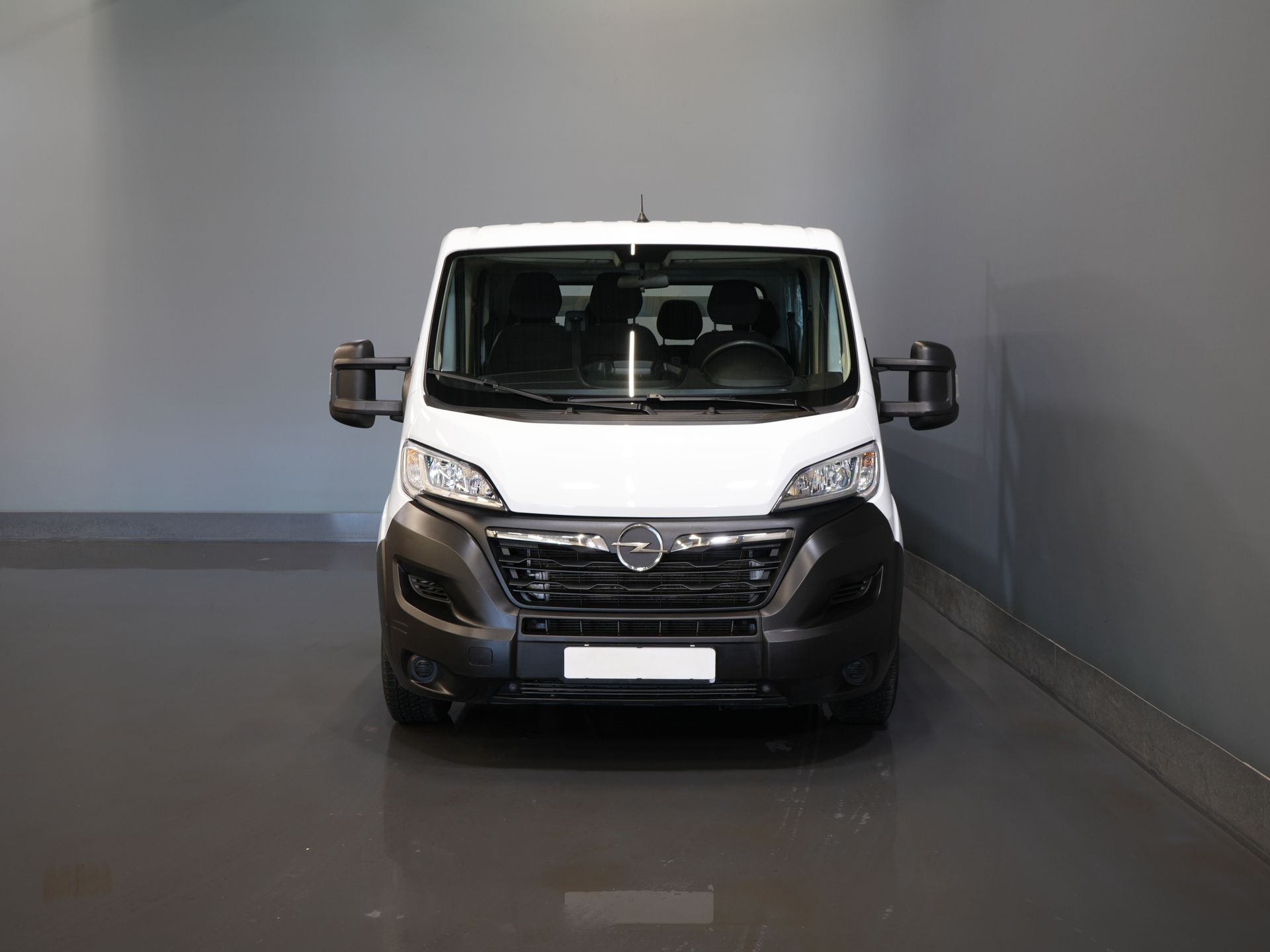 Opel Movano Open cargo box 2.2 140 CP DC Double Cab Open cargo box/ 7 Pers./ 2.5t Trekverm./ Cruise/ Airco/ 288x215x35/ Pick up